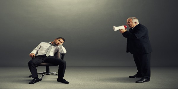 كيف تتعامل مع شخص يقلل من قيمتك