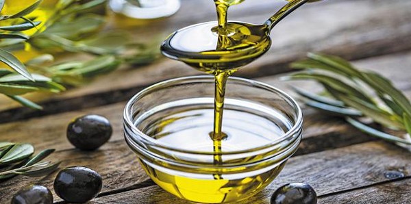 فوائد شرب زيت الزيتون