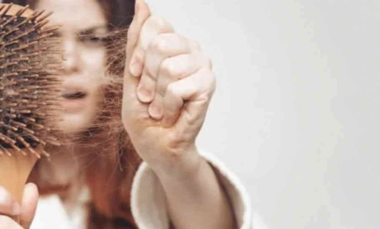 تفسير حلم سقوط الشعر