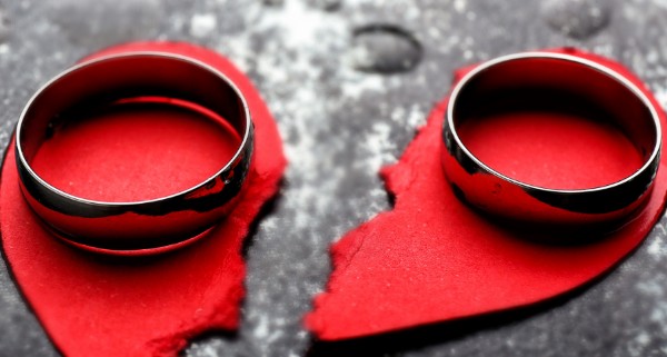 تفسير خيانة الزوج بالمنام