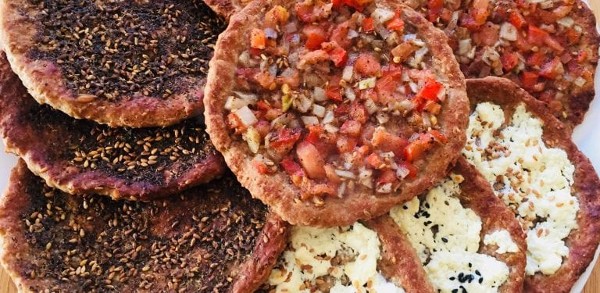 طريقة عمل عجينة المناقيش