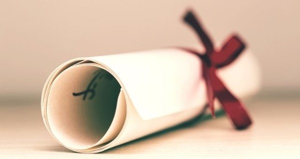 شهادات مجانية معتمدة من أمريكا