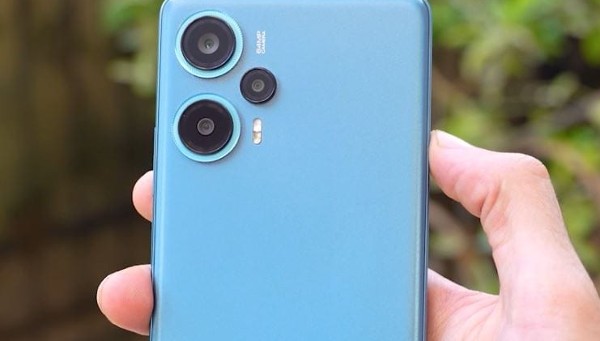 هاتف Xiaomi Poco F5