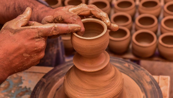 كيفية استخدام القلة الفخار